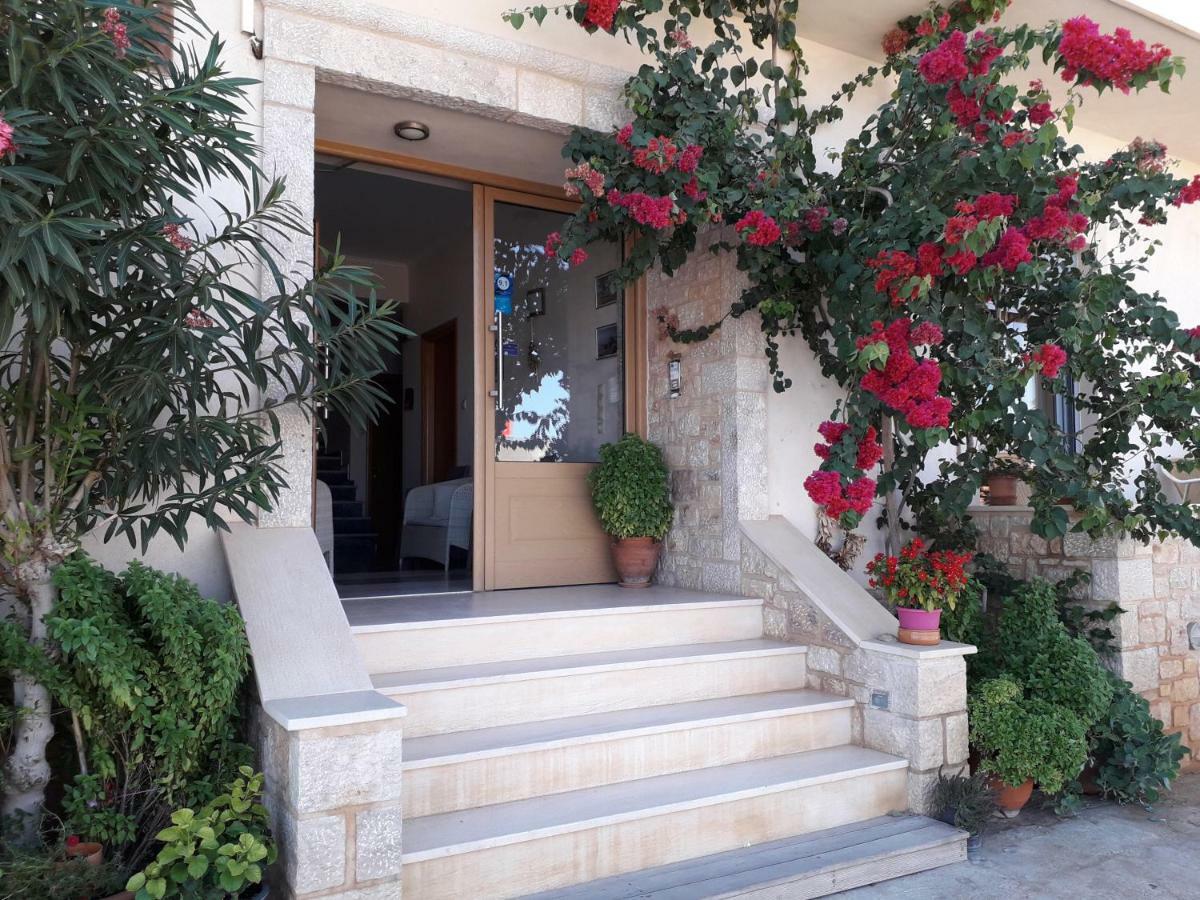 Kritikos Rooms Monemvasia Ngoại thất bức ảnh